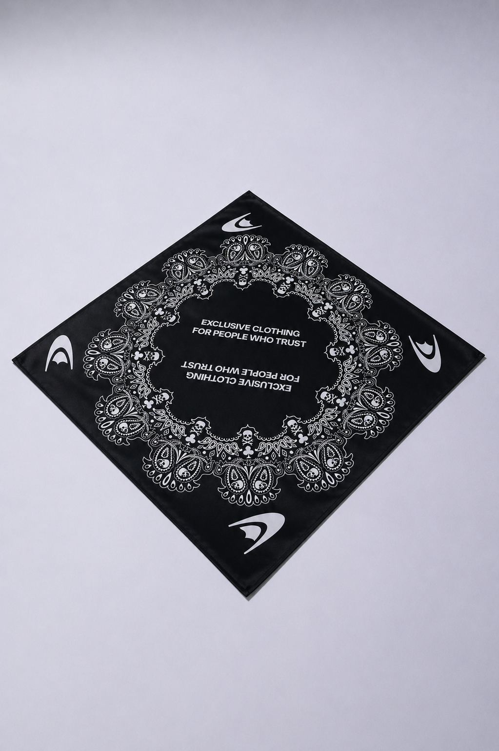 BANDANA EXCLUSIVE CLOTHING